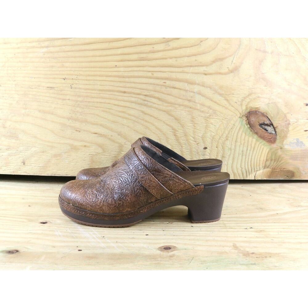 New Crocs Clogs Womens Sz11 Triple Dual Comfort Tooled Brown Shoes Flats Comfort